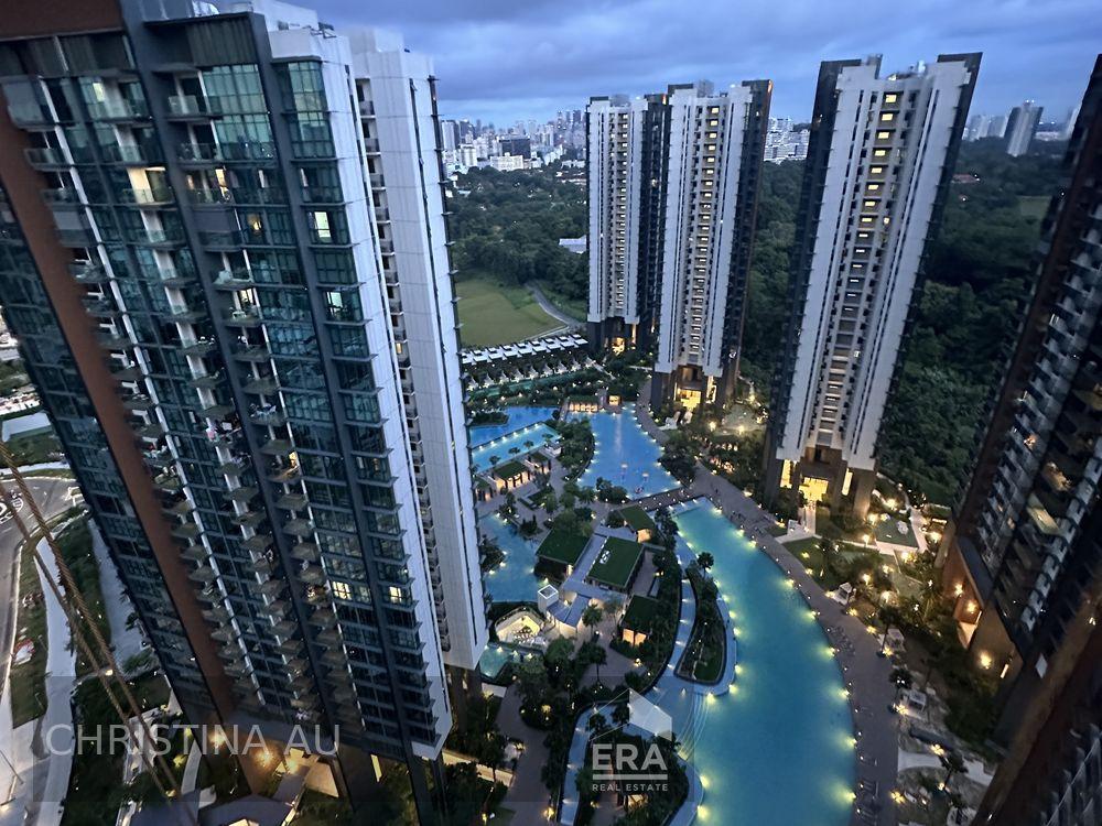Very High Floor Splendid Poolviews!