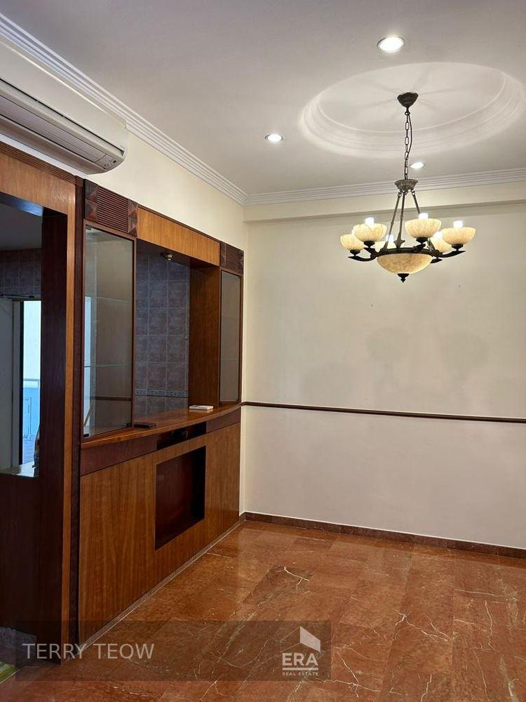 Big and Spacious Unit