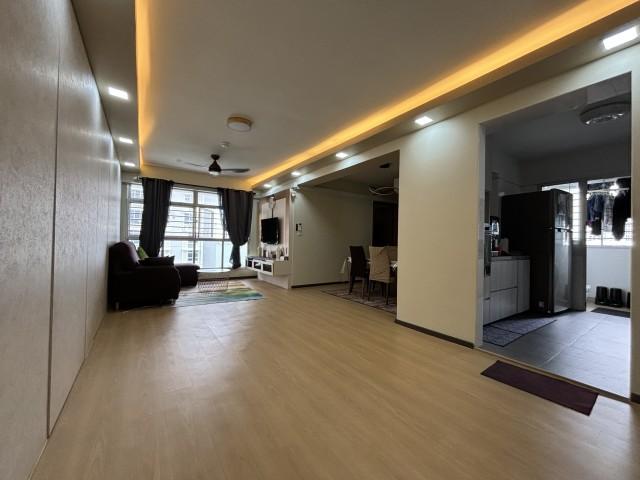 Prop-GPT: HDB Apartment: D19 Punggol 408C Northshore Drive