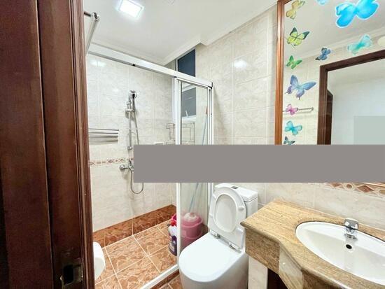 The Sierra Condominium For Rent, $5,000, 3 Bed 2 Bath 979 sqft $5.11 psf