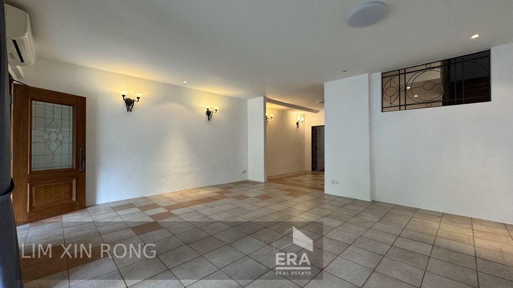 Terraced House for Rent at Frankel Terrace