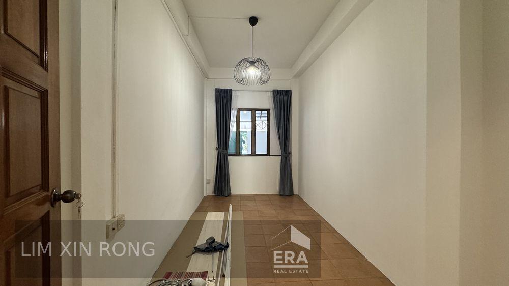 Terraced House for Rent at Frankel Terrace