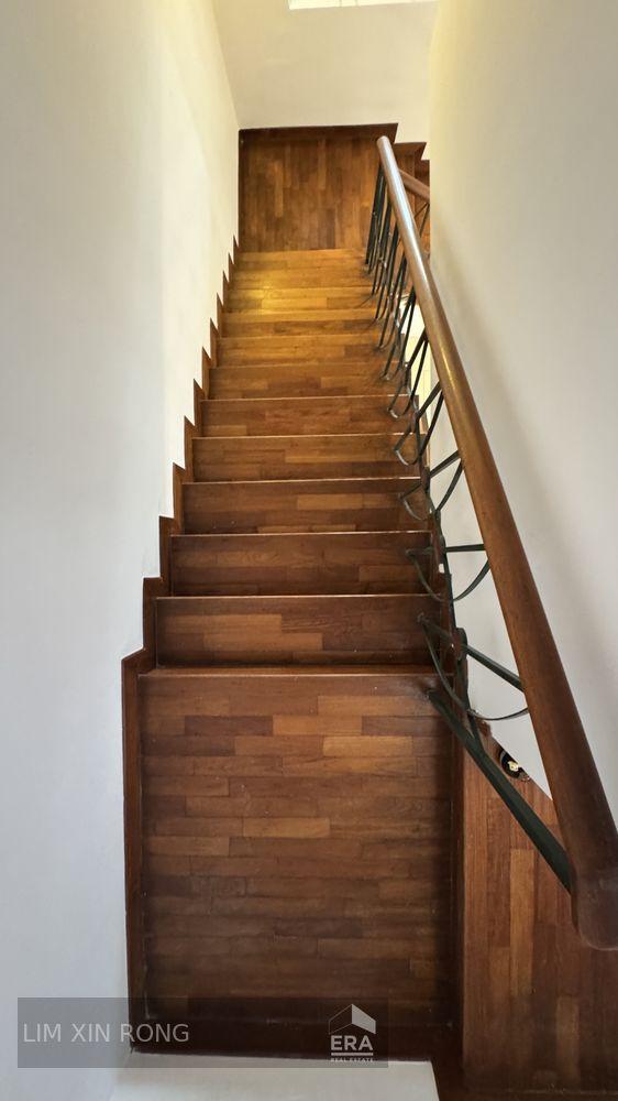 Terraced House for Rent at Frankel Terrace