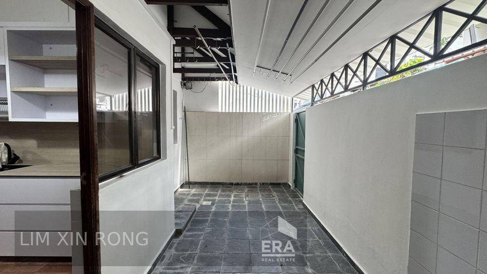 Terraced House for Rent at Frankel Terrace