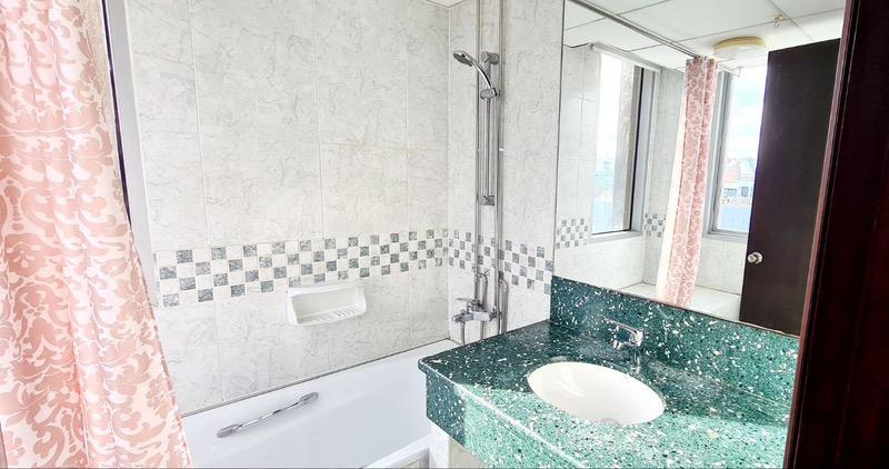 UE Square Apartment For Rent, $7,490, 3 Bed 2 Bath 1,528 sqft $4.90 psf