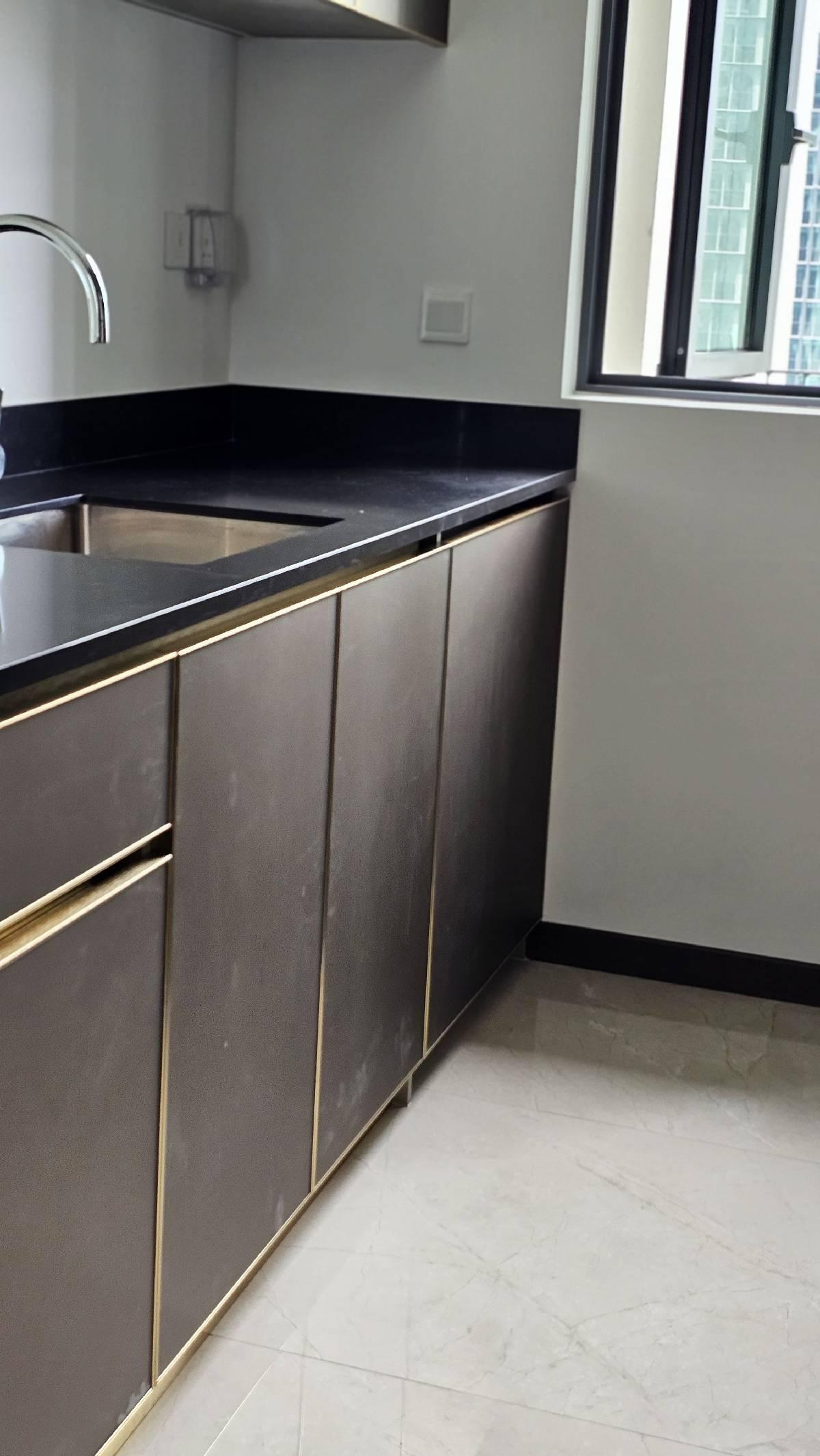 Normanton Park Condominium For Rent, $6,200, 3 Bed 2 Bath 936 sqft $6.62 psf