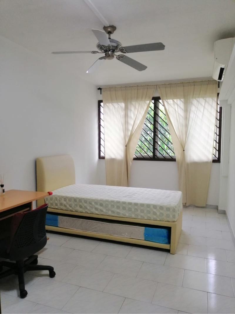 855 Yishun Ring Road HDB Apartment Room Rental, $900, 1 Bed 2 Bath 1,108 sqft $0.81 psf