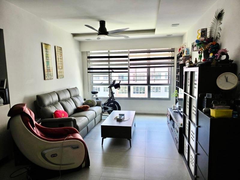 Prop-GPT: HDB Apartment: D22 Boon Lay 218A Boon Lay View