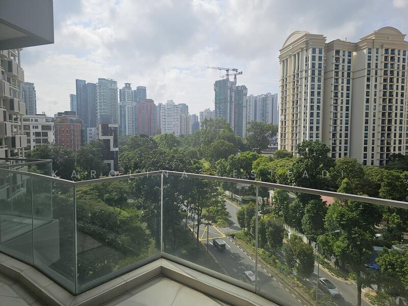 Prop-GPT: Condominium: D10 Grange Road Cliveden at Grange