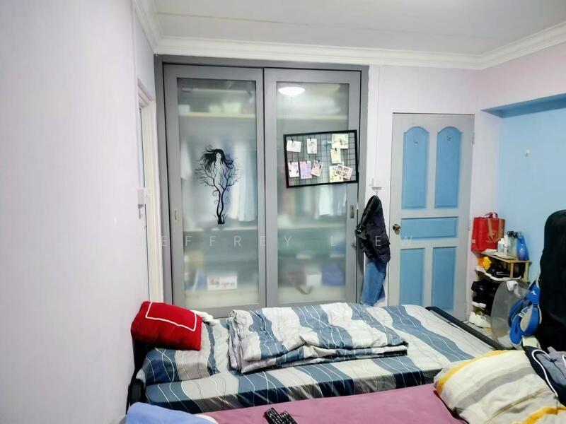 Prop-GPT: HDB Flat: D19  148 Rivervale Crescent