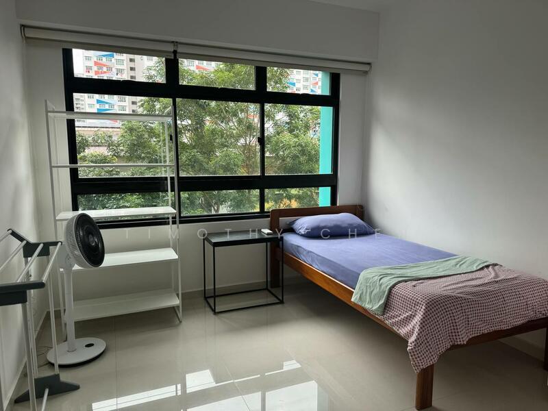 Prop-GPT: HDB Flat: D28 Seletar 441C Fernvale Road