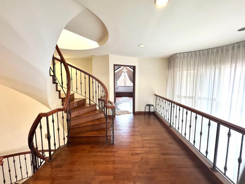 5 bedrooms ensuite, 1km to Temasek Primary School