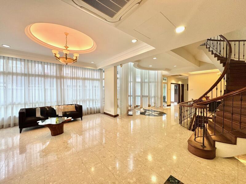 5 bedrooms ensuite, 1km to Temasek Primary School
