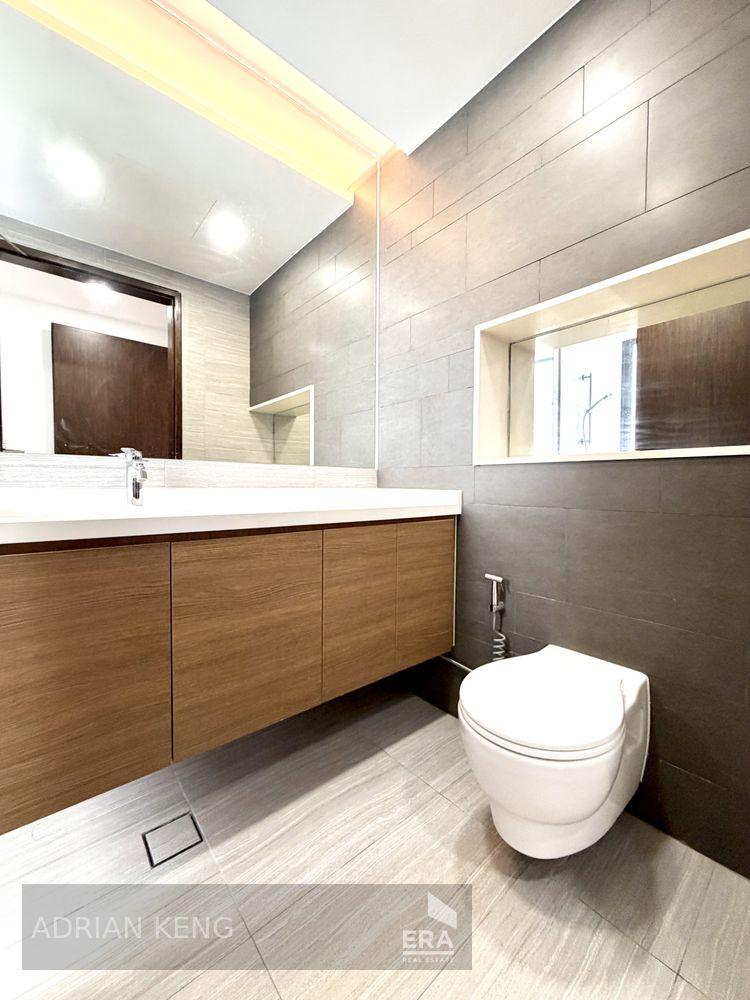 Well Renovated 3 Bedrooms With 2 Baths. Furnished. Bright and Windy