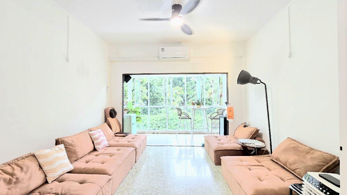 Prop-GPT: Apartment: D09 Cairnhill Cavenagh Gardens