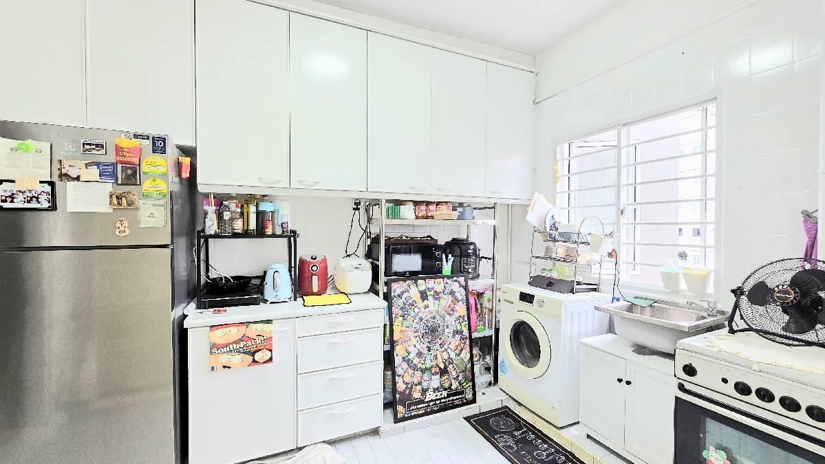 Cavenagh Gardens Apartment For Rent, $7,500, 3 Bed 3 Bath 1,163 sqft $6.45 psf