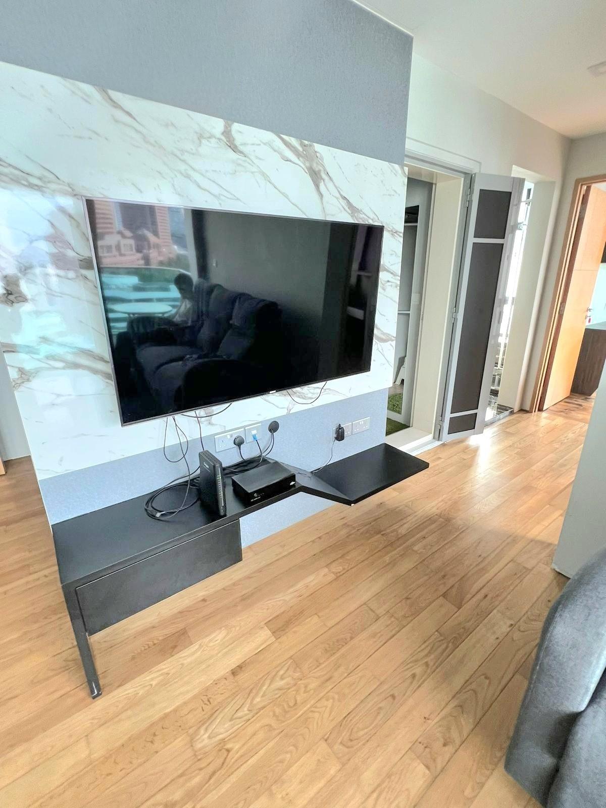 Illuminaire on Devonshire Apartment For Rent, $5,000, 2 Bed 1 Bath 721 sqft $6.93 psf