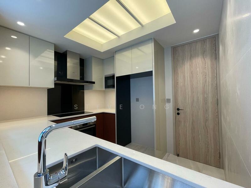Prop-GPT: Terrace: D15 Siglap Brand New 5 Storey Inter-Terrace in Siglap