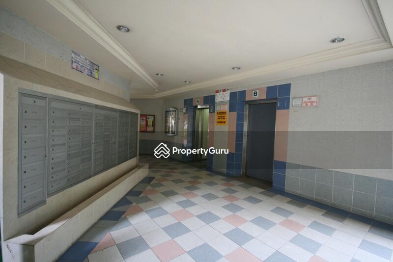 303 Jurong East Street 32
