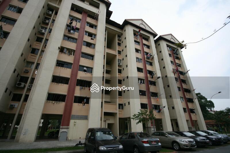 303 Jurong East Street 32