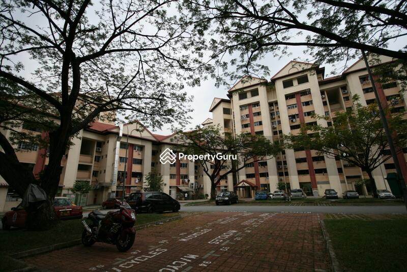 303 Jurong East Street 32