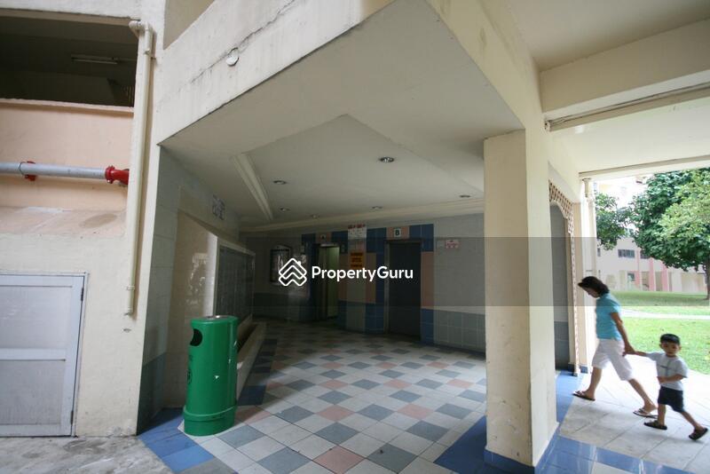 303 Jurong East Street 32