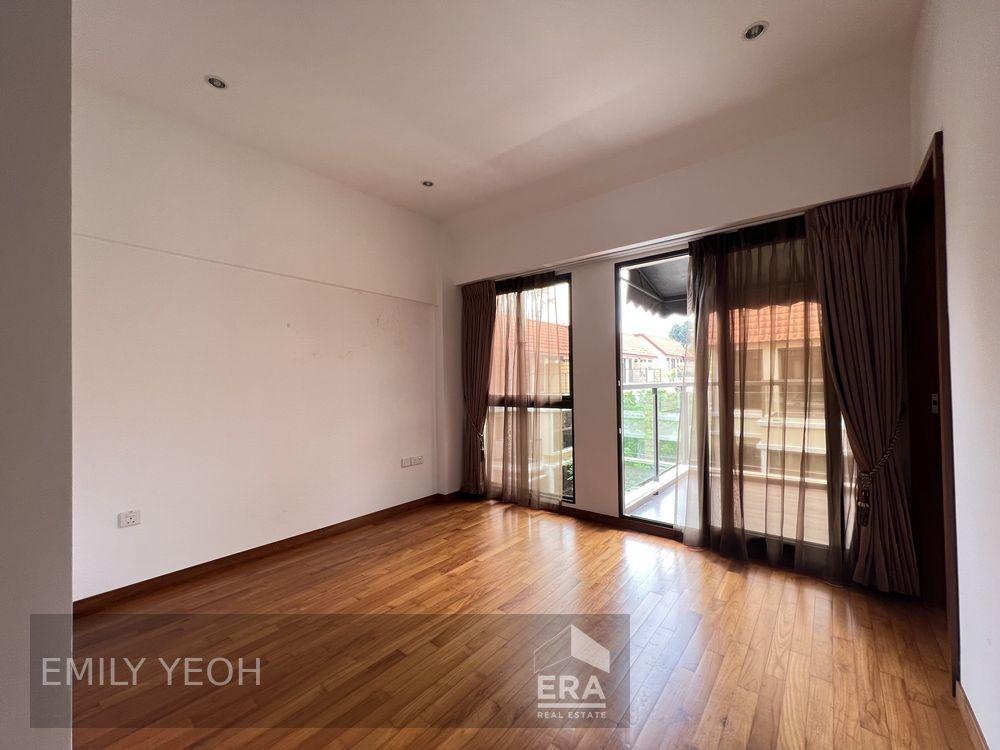 5 Bedroom Cluster Landed for Immediate Move in