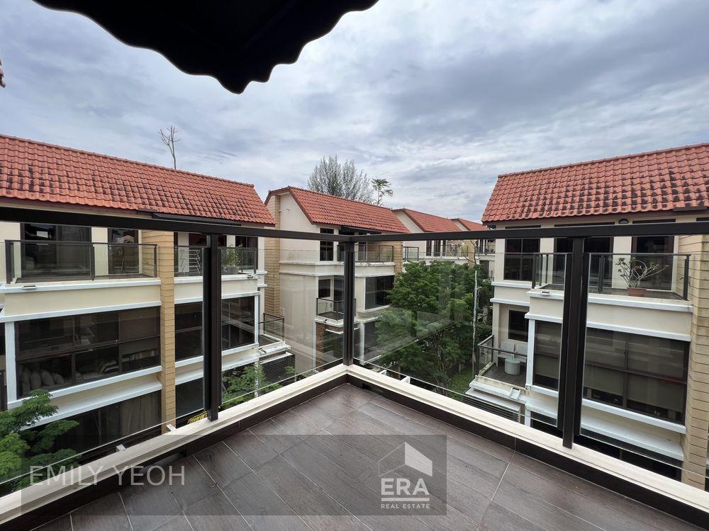5 Bedroom Cluster Landed for Immediate Move in