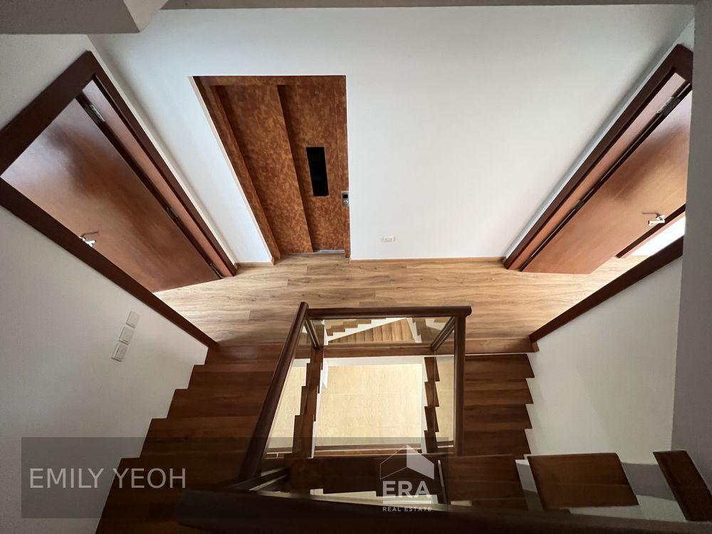 5 Bedroom Cluster Landed for Immediate Move in