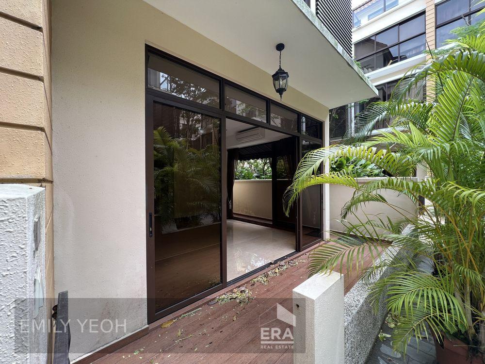 5 Bedroom Cluster Landed for Immediate Move in