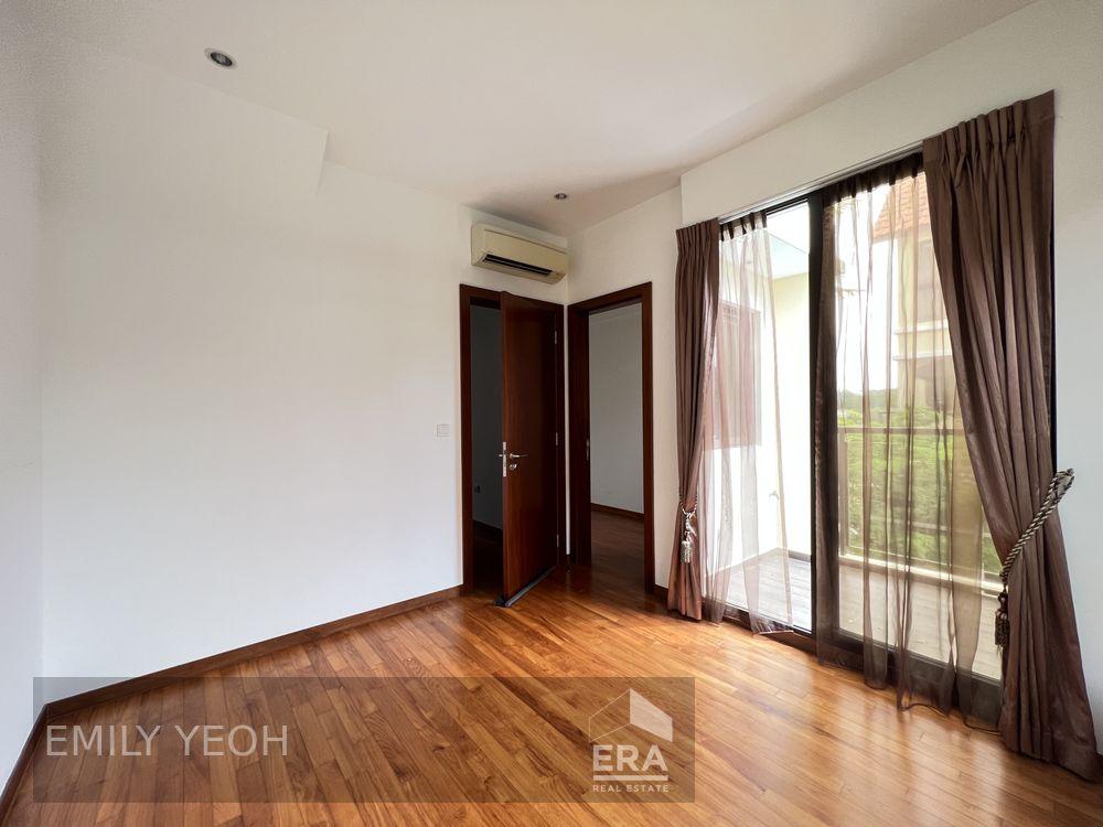5 Bedroom Cluster Landed for Immediate Move in