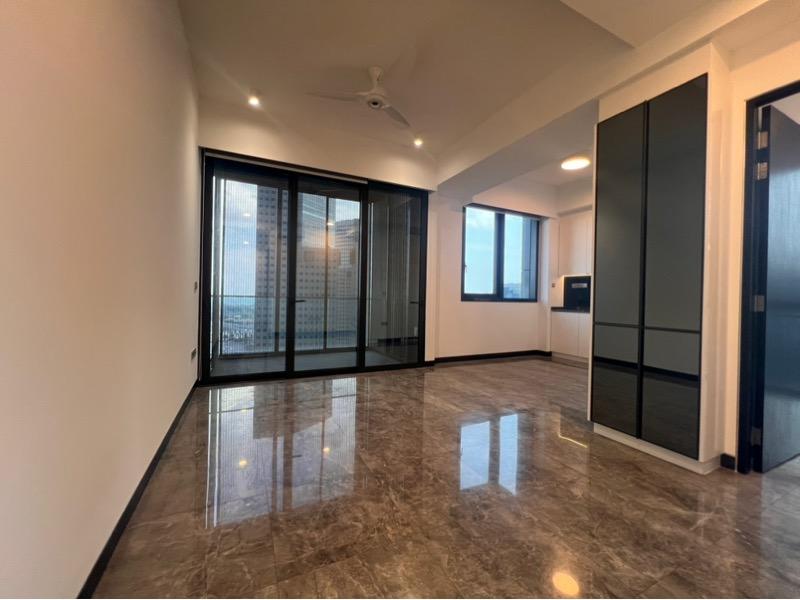 Prop-GPT: Condominium: D07 Beach Road Midtown Bay