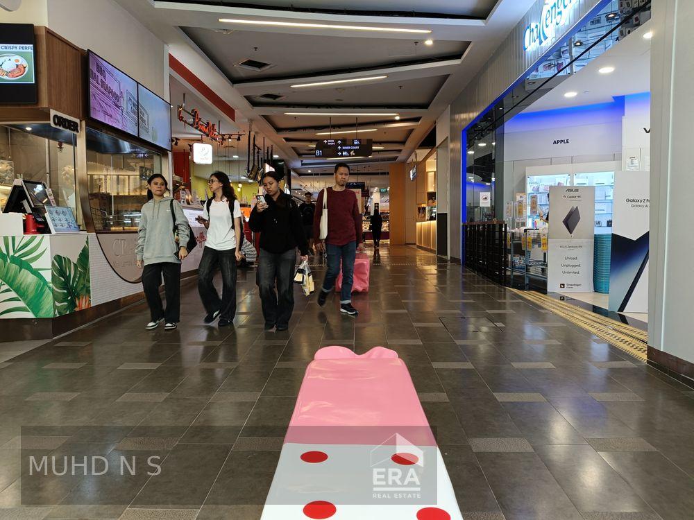 High Footfall & Highly Visible! F&b Kiosk Space Suit Take-away Concept
