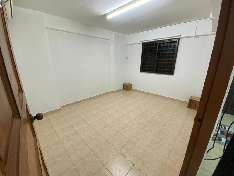 Prop-GPT: HDB Apartment: D14 Geylang 41 Sims Drive