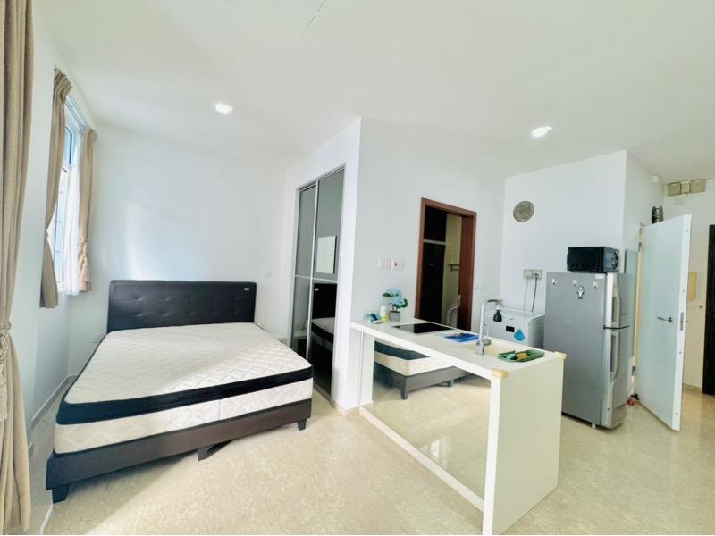 Parc Imperial Condominium For Rent, $3,1001 Bath 398 sqft $7.79 psf