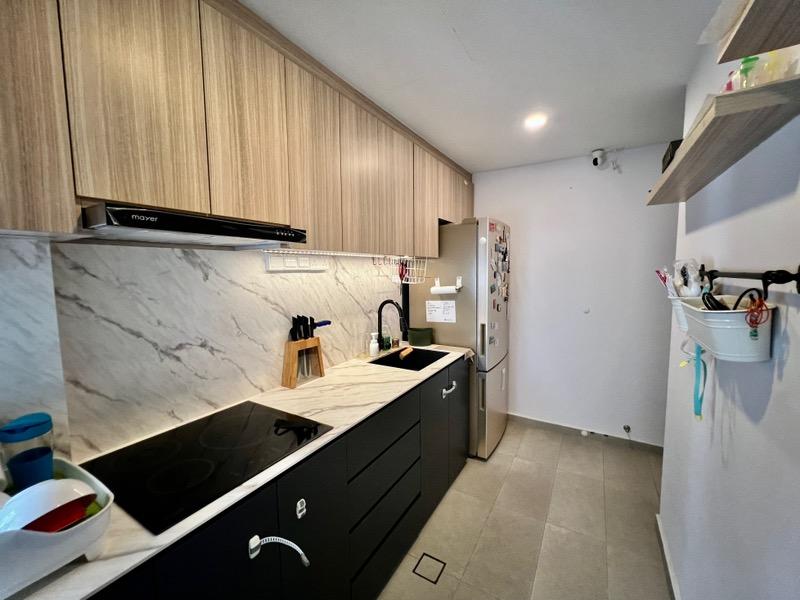 Atrium Residences Condominium Room Rental, $2,000, 1 Bed 3 Bath 1,001 sqft $2.00 psf