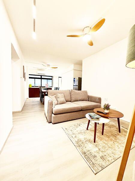 Prop-GPT: HDB Flat: D25 Woodlands 875 Woodlands Street 82