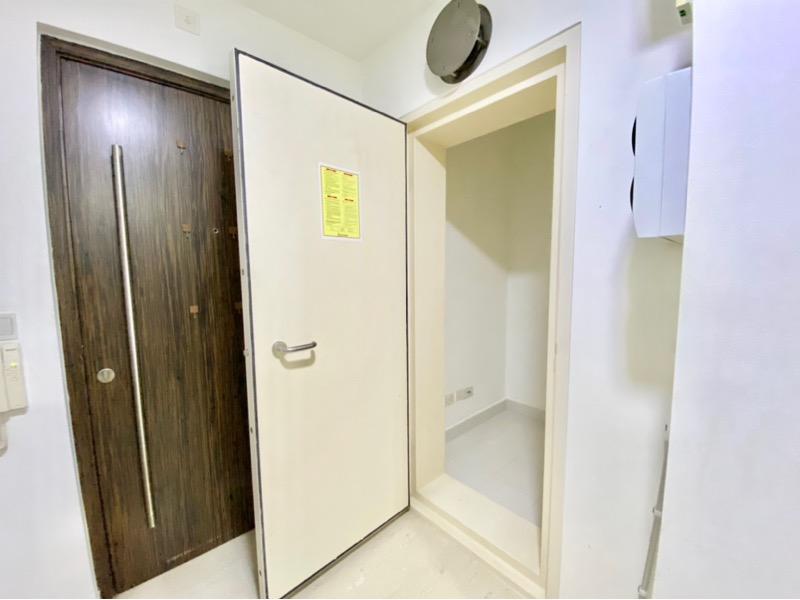 Le Regal Apartment For Rent, $2,600, 1 Bed 1 Bath 366 sqft $7.10 psf