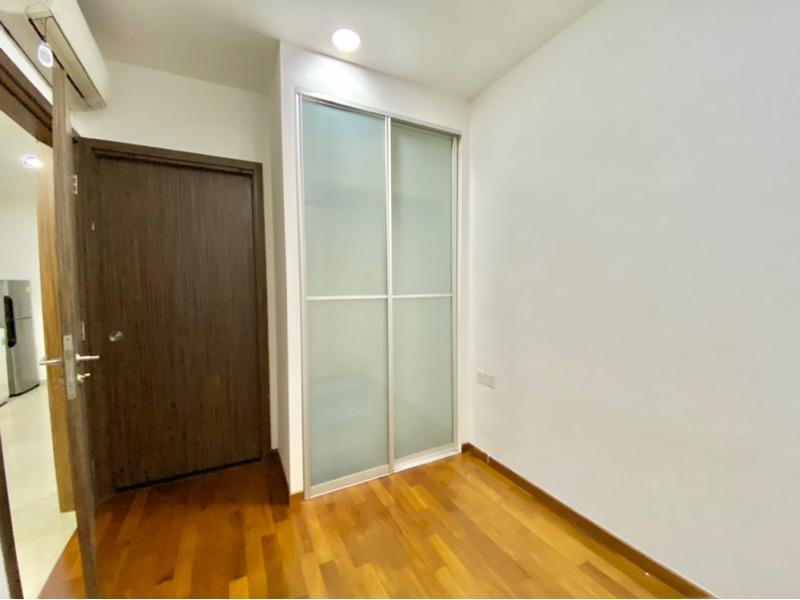 Le Regal Apartment For Rent, $2,600, 1 Bed 1 Bath 366 sqft $7.10 psf