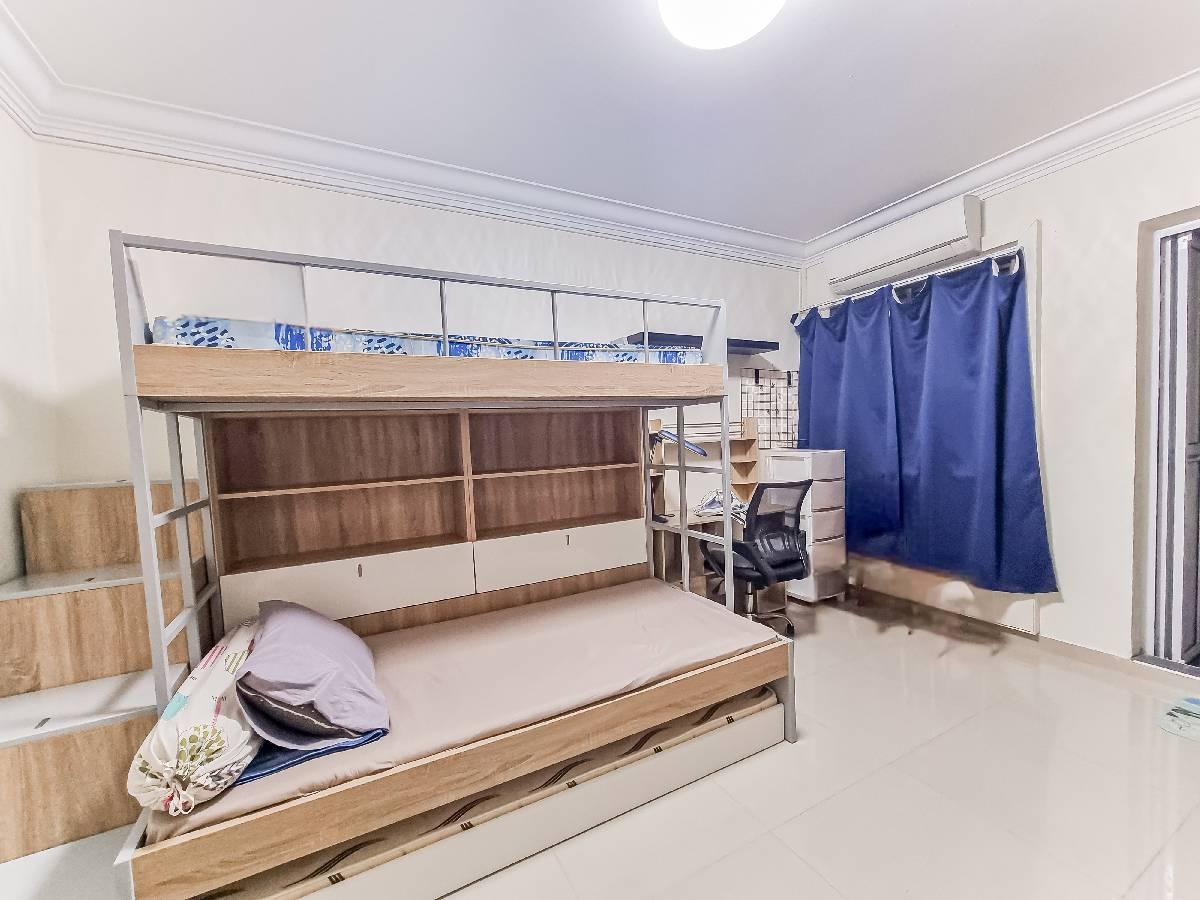 476 Jurong West Street 41 HDB Apartment Room Rental, $750, 1 Bed 1 Bath 215 sqft $3.49 psf