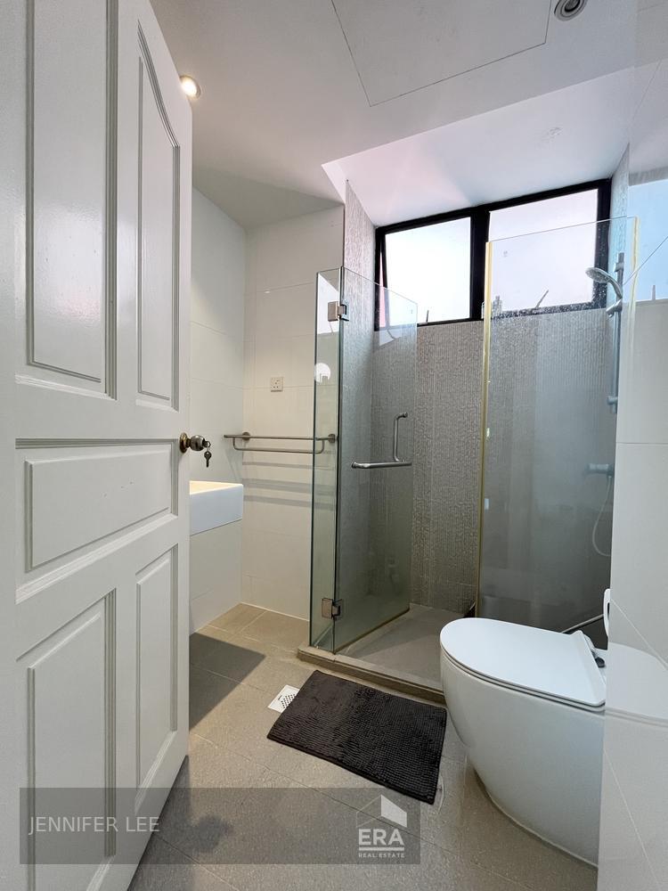 Spacious 4 Bedroom Who Wish Urban Convenience With Resort Lifestyle!