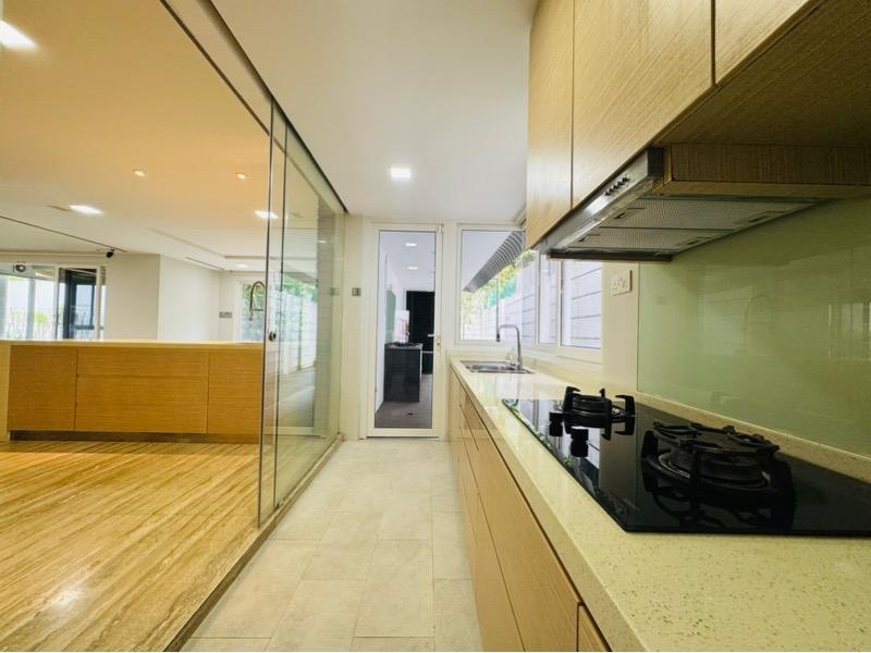 Frankel Estate Detached House For Rent, $35,000, 7 Bed 9 Bath 12,000 sqft $3.82 psf