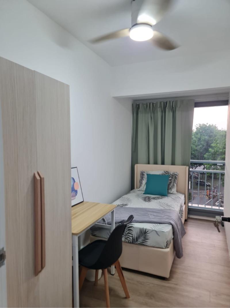 Prop-GPT: Condominium: D16  Aquarius By The Park