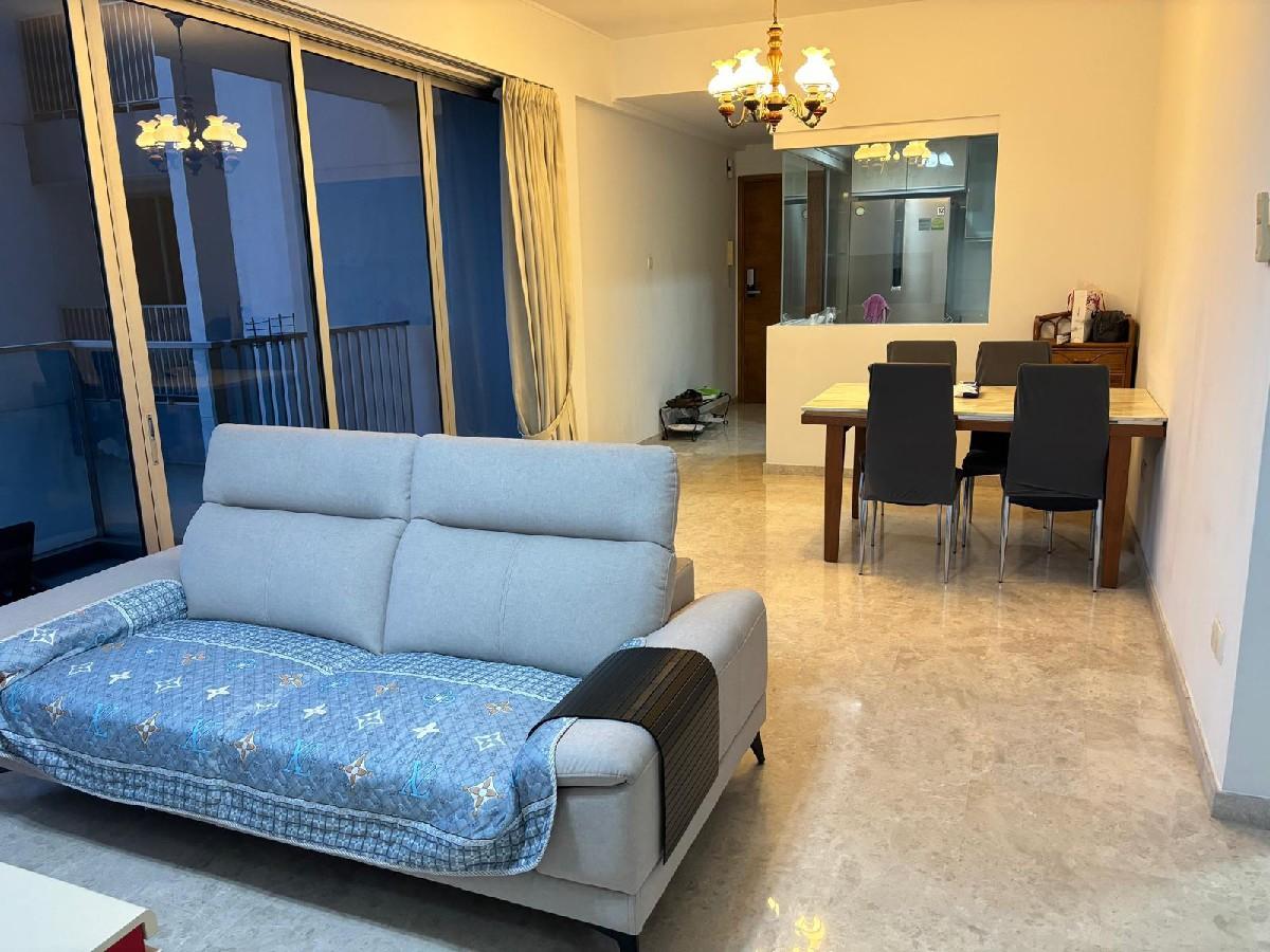 Prop-GPT: Condominium: D05 West Coast The Parc Condominium