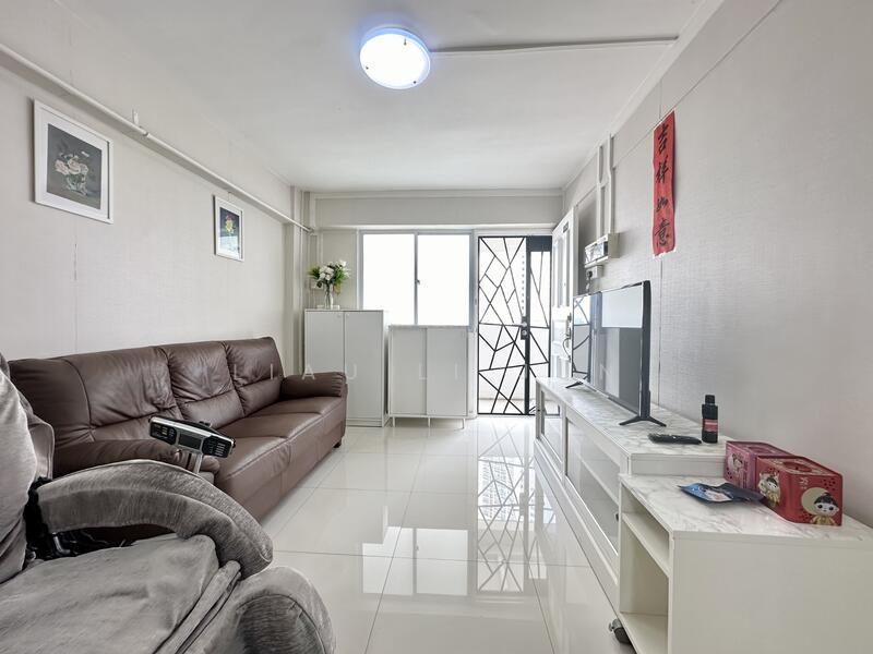 Prop-GPT: HDB Flat: D05 Dover 21 Dover Crescent