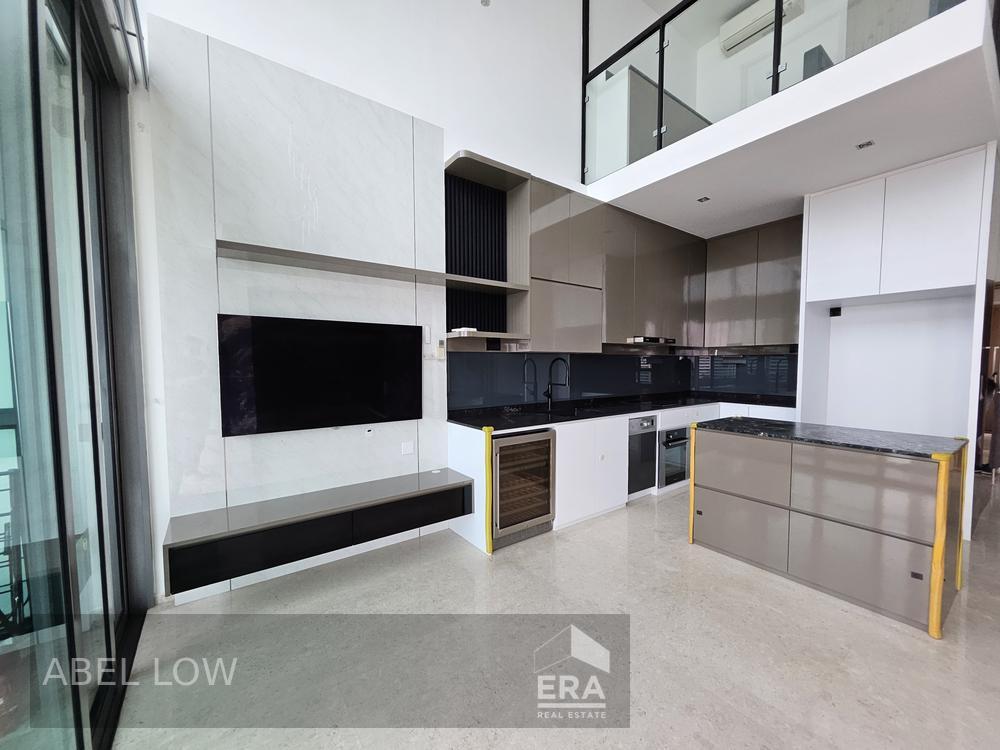 Sea View Rental Next to Mrt, High Ceiling, Surrounded With Amenities