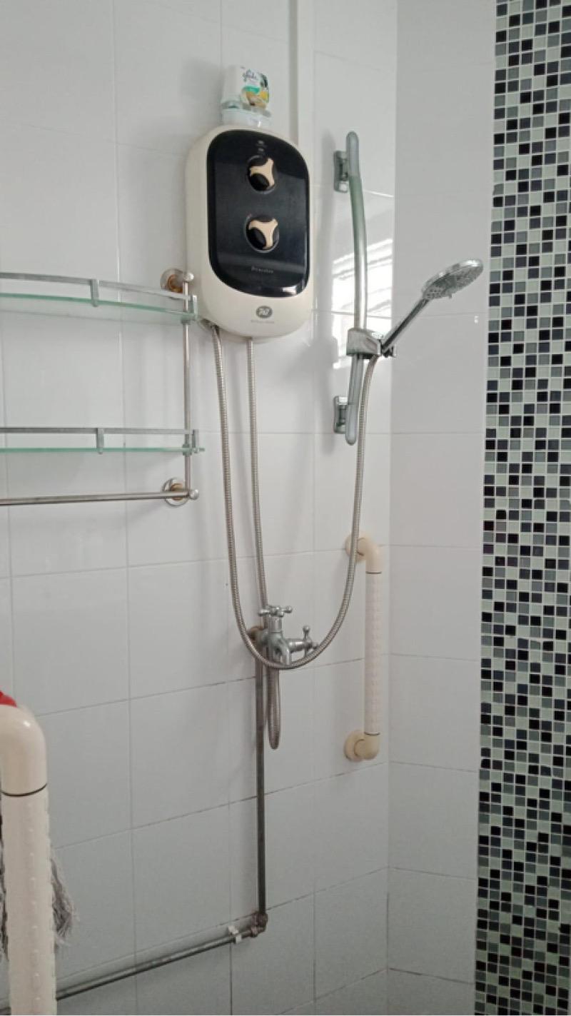 251 Jurong East Street 24 HDB Apartment Room Rental, $1,000, 1 Bed 1 Bath 107 sqft $9.35 psf