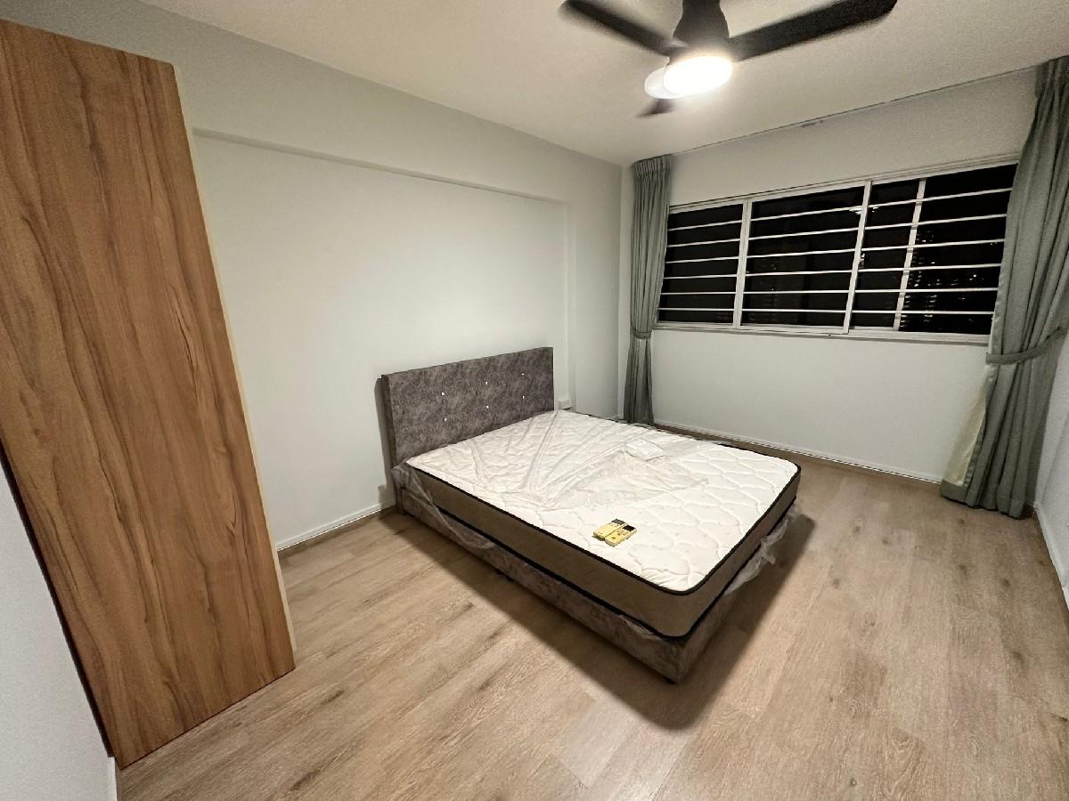 230 Jurong East Street 21 HDB Apartment Room Rental, $1,000, 1 Bed 1 Bath 108 sqft $9.26 psf