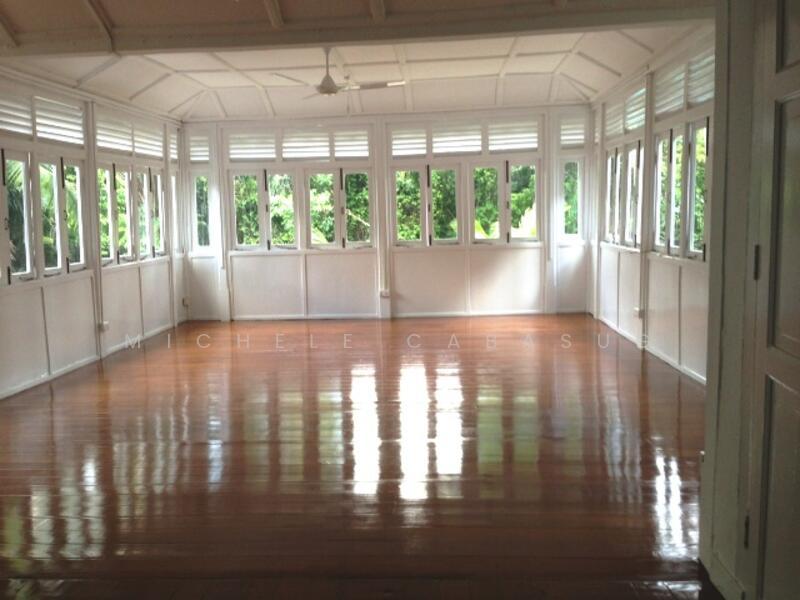 Prop-GPT: Bungalow: D11  Colonial Black & White Bungalow Estate!