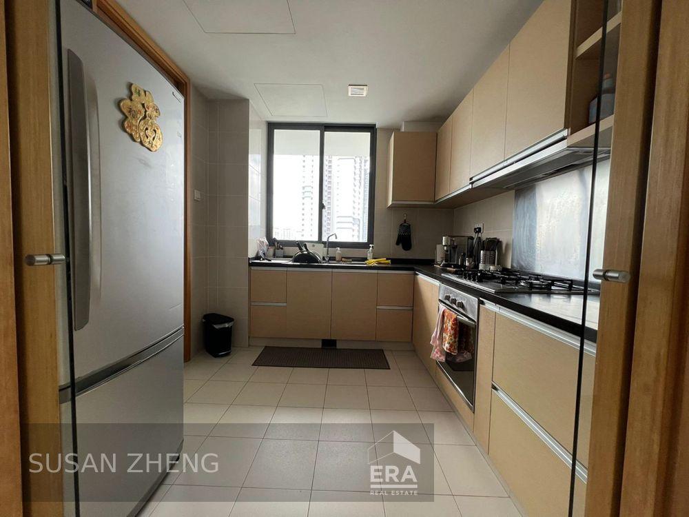 Rare Spacious 2 Bedroom in City Area. Walk to Mrt